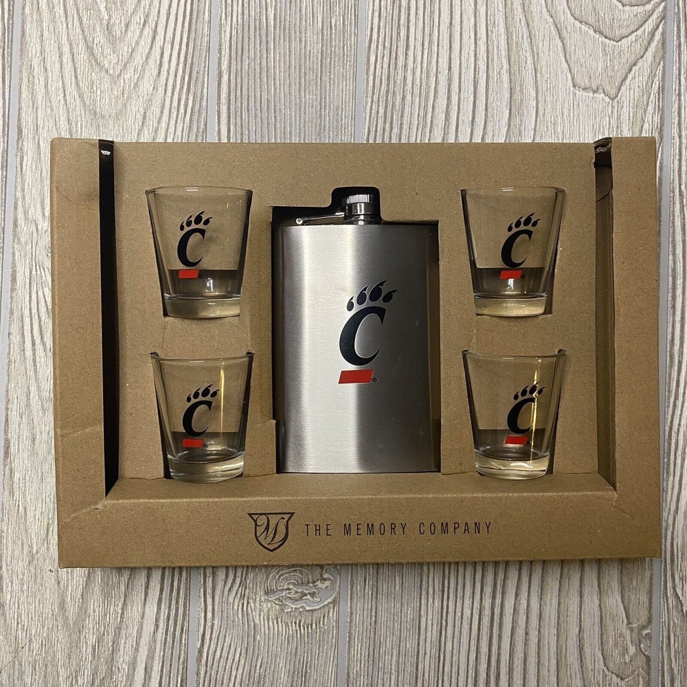 Cincinnati Bearcats Logo Stainless Steel Flask and 4 Shot Glass Gift Set New
